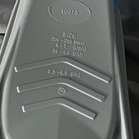 Adult Unisex Speedo Short Blade Training Fins- Size 6-7 - Picture 4 of 6